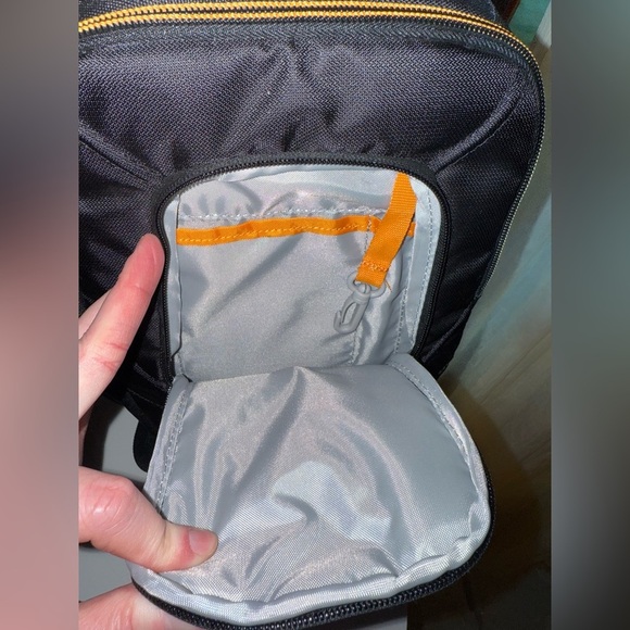 Lowepro Slingshot Edge 150 AW Black Camera Bag - Picture 11 of 16